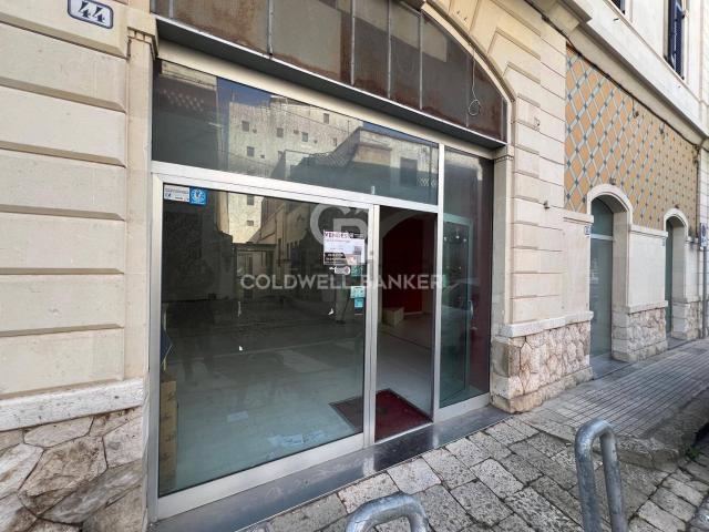 Locale Commerciale in affitto a Puglia, Lecce