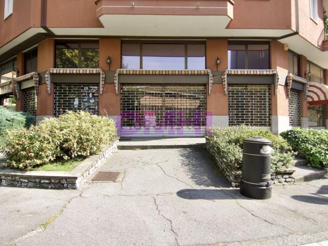 Locale Commerciale in affitto a Comunità Montana Valli del Verbano, Laveno Mombello