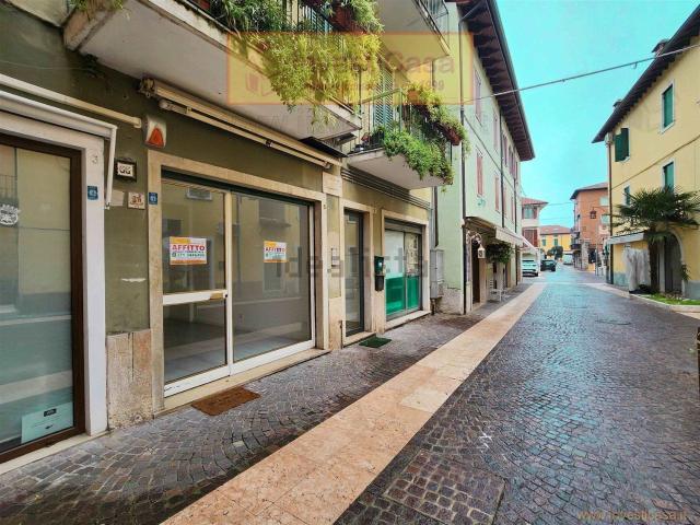 Locale Commerciale in affitto a Lazise, Veneto