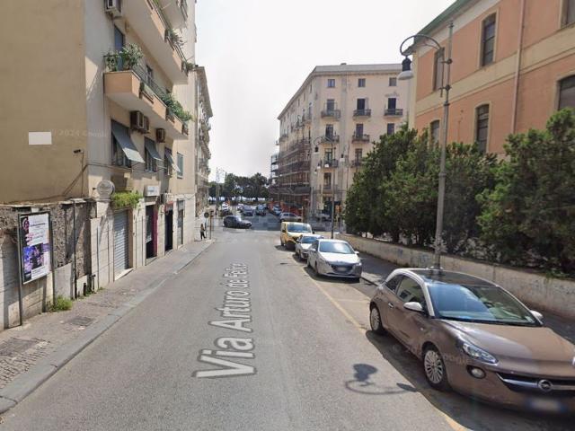 Locale Commerciale in affitto a Salerno, Campania