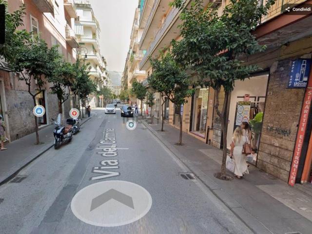 Locale Commerciale in affitto a Salerno, Campania