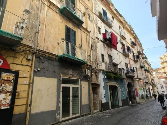 Locale Commerciale in affitto a Castellammare Di Stabia, Campania