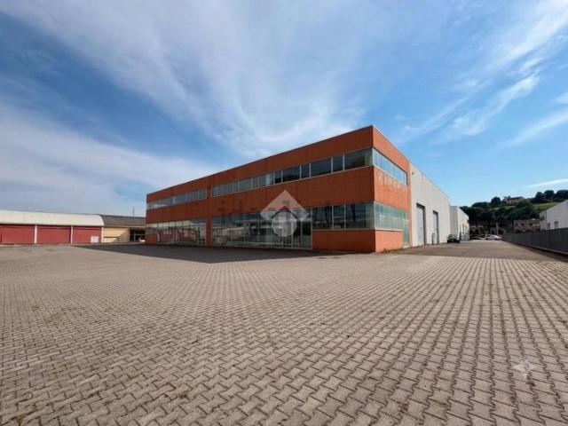 Locale Commerciale in affitto a Figline e Incisa Valdarno, Figline Valdarno