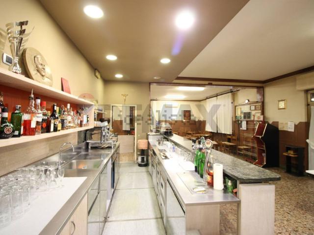 Locale Commerciale in affitto a Lurano, Lombardia