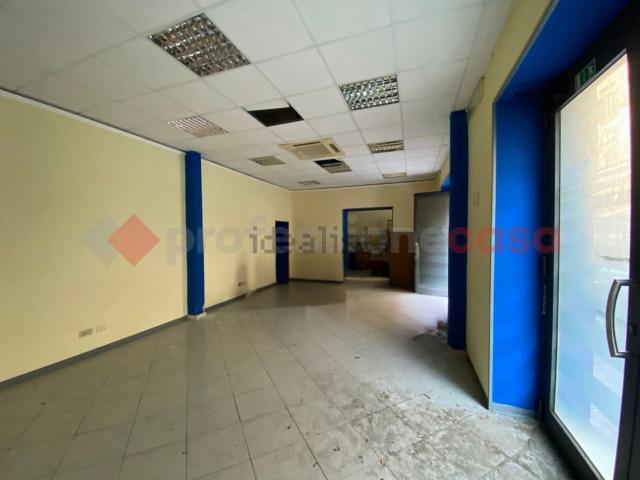 Locale Commerciale in affitto a Livorno, Toscana