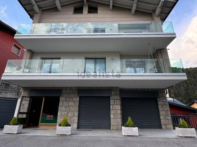 Locale Commerciale in affitto a Rovetta, Lombardia