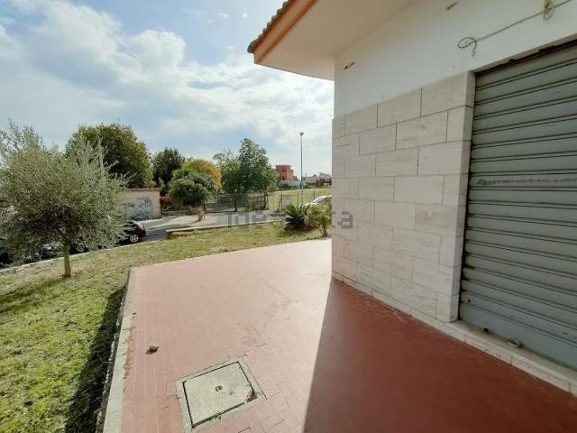Locale Commerciale in affitto a Tor Lupara, Fonte Nuova
