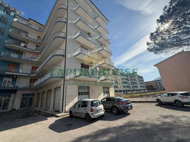 Locale Commerciale in affitto a Castel San Giorgio, Campania
