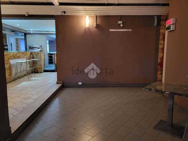 Locale Commerciale in affitto a Castelli Calepio, Lombardia