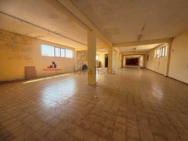 Locale Commerciale in affitto a Alcamo, Sicilia