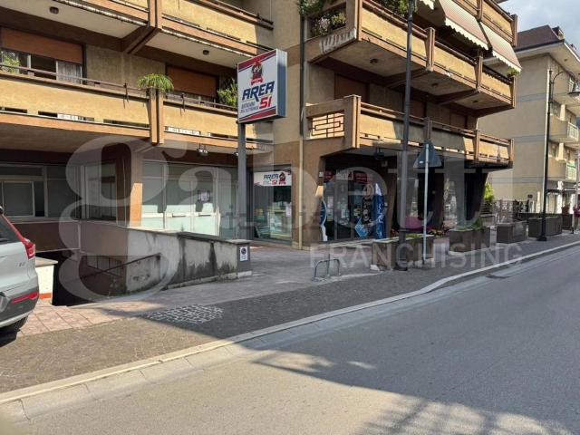 Locale Commerciale in affitto a Piedimonte Matese, Campania