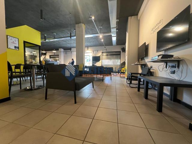 Locale Commerciale in affitto a Puglia, Barletta-andria-trani