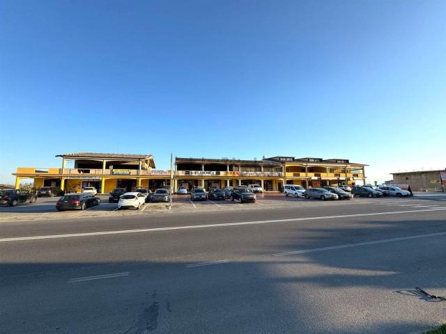 Locale Commerciale in affitto a Calabria, Catanzaro