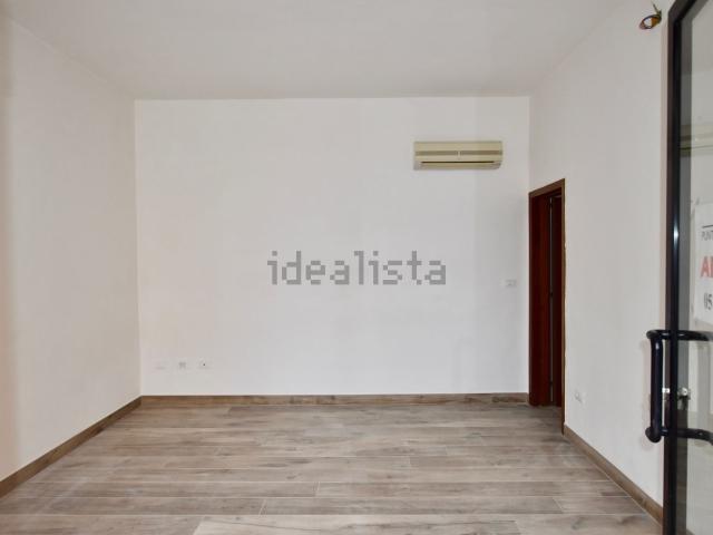 Locale Commerciale in affitto a Unione Reno Galliera, San Pietro In Casale