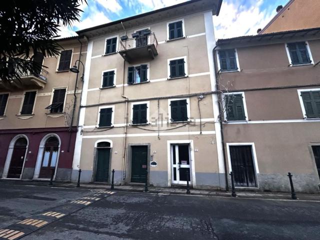 Locale Commerciale in affitto a Lerici, Liguria