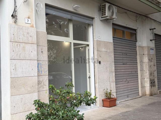 Locale Commerciale in affitto a VIII Circoscrizione, Palermo