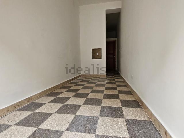 Locale Commerciale in affitto a III Circoscrizione, Palermo