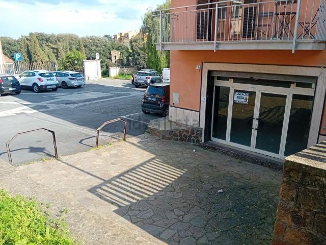 Locale Commerciale in affitto a Roma Capitale, Lazio