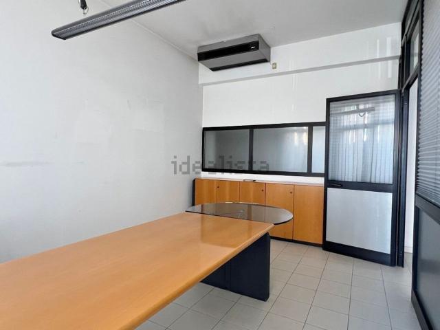 Locale Commerciale in affitto a Italia, Vicenza