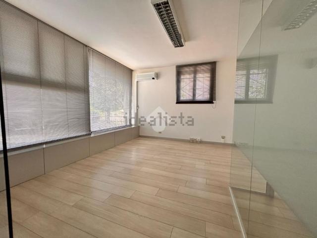 Locale Commerciale in affitto a Bolgare, Lombardia