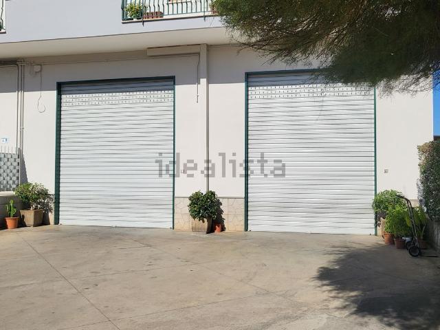 Locale Commerciale in affitto a Bellizzi, Campania