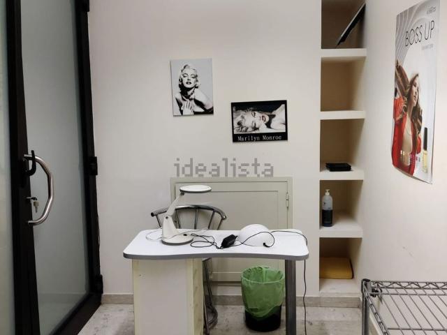 Locale Commerciale in affitto a Puglia, Bari