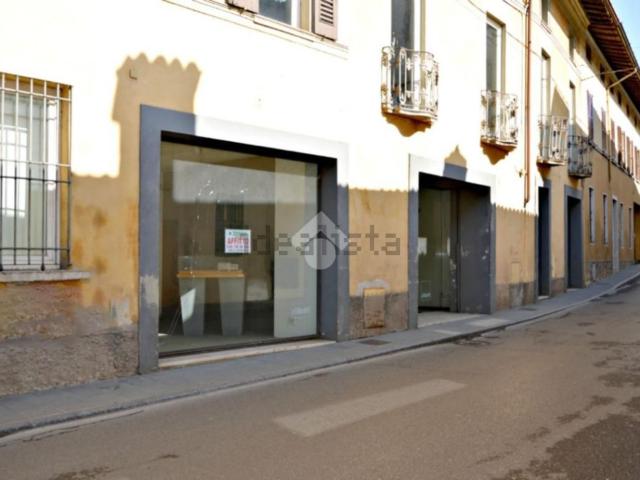 Locale Commerciale in affitto a Verolanuova, Lombardia