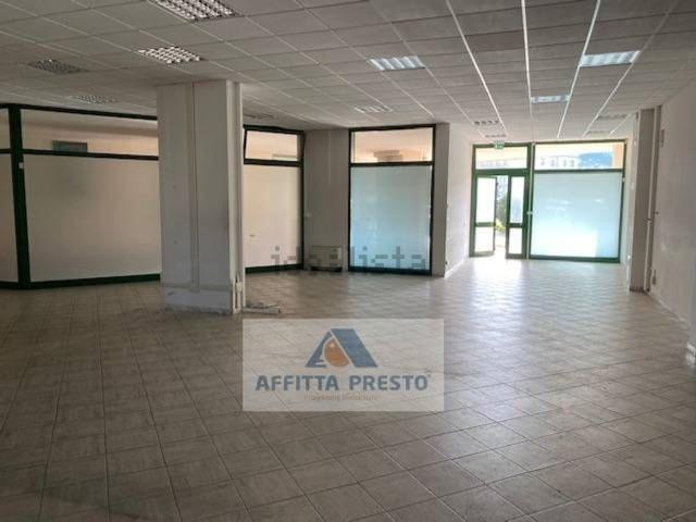 Locale Commerciale in affitto a Unione dei Comuni Circondario dell'Empolese Valdelsa, Empoli