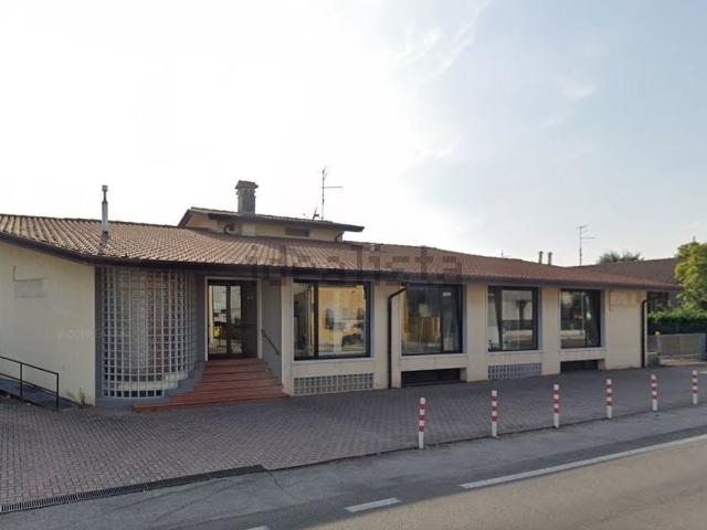 Locale Commerciale in affitto a Pozzo, San Giovanni Lupatoto