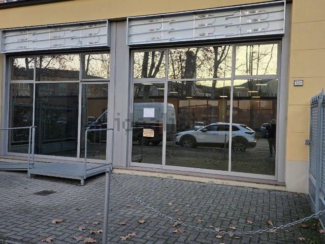Locale Commerciale in affitto a San Pietro città, Re