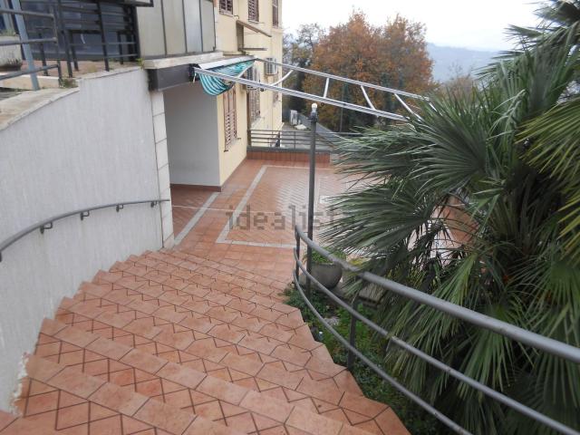 Locale Commerciale in affitto a Montaperto, Prata Principato Ultra