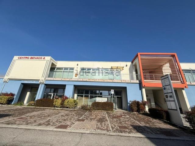 Locale Commerciale in affitto a Castiglione Delle Stiviere, Lombardia