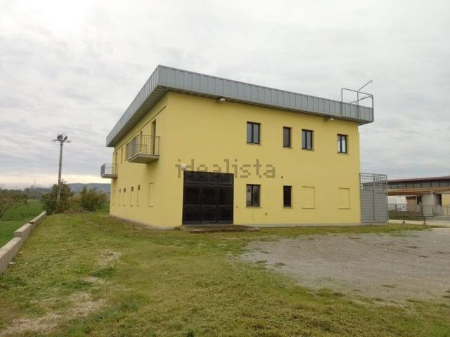 Locale Commerciale in affitto a Panicarola, Castiglione Del Lago