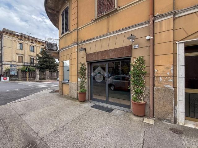 Locale Commerciale in affitto a Zona Castello, Cremona