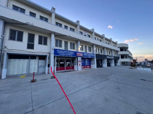 Locale Commerciale in affitto a Dulcino, Calabria