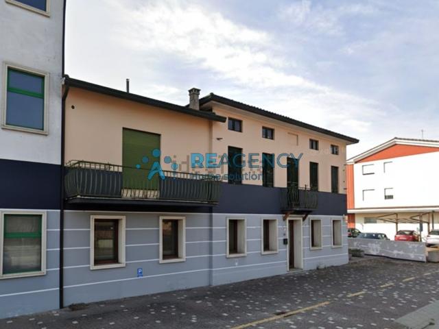 Locale Commerciale in affitto a Costabissara, Veneto