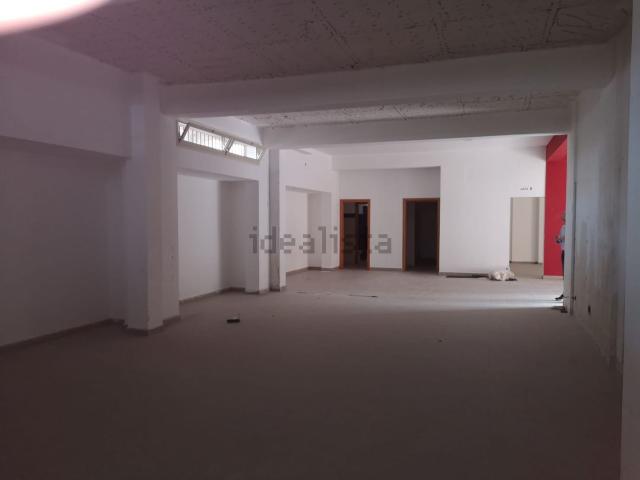 Locale Commerciale in affitto a Carlentini, Sicilia