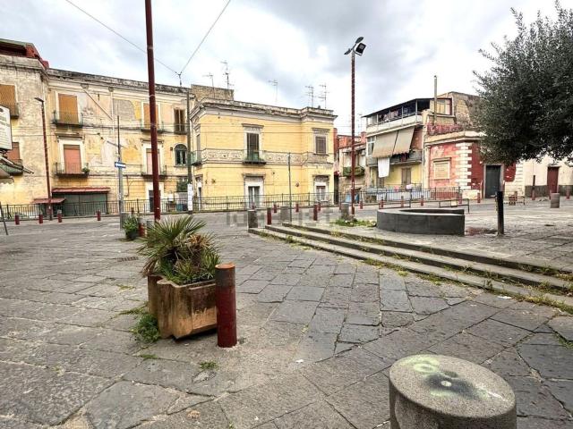 Locale Commerciale in affitto a Ercolano, Campania