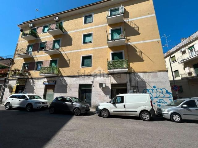Locale Commerciale in affitto a San Silvestro, Cassino