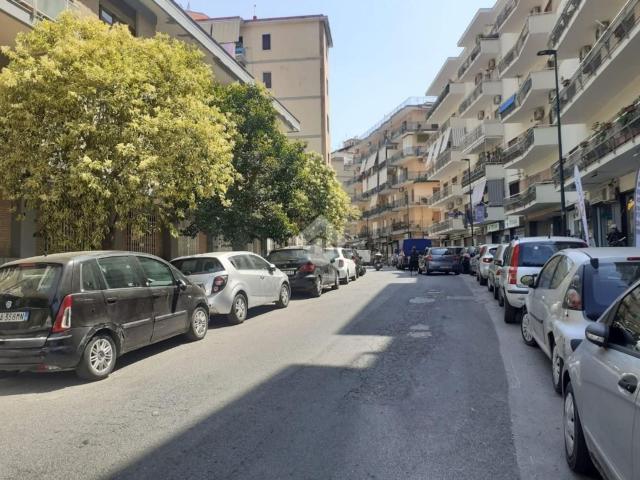 Locale Commerciale in affitto a Camaldoli, Campania