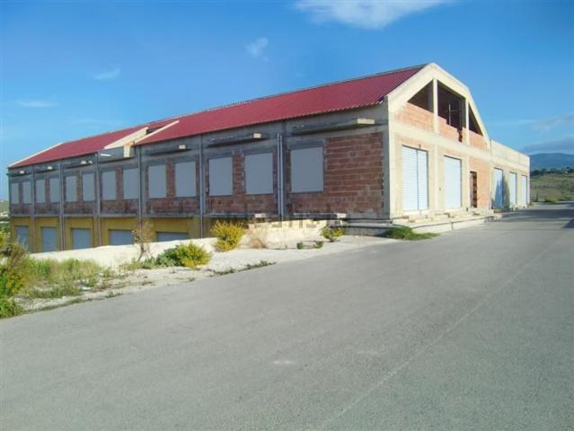 Locale Commerciale in affitto a Perriera, Sciacca