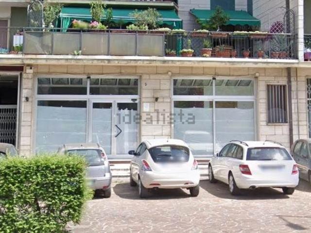 Locale Commerciale in affitto a Soresina, Lombardia