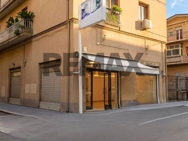 Locale Commerciale in affitto a Enna Bassa, Enna
