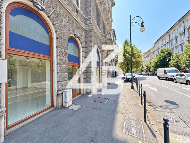 Locale Commerciale in affitto a Barriera Nuova, Trieste