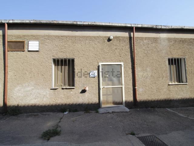 Locale Commerciale in affitto a Assemini, Sardigna/Sardegna