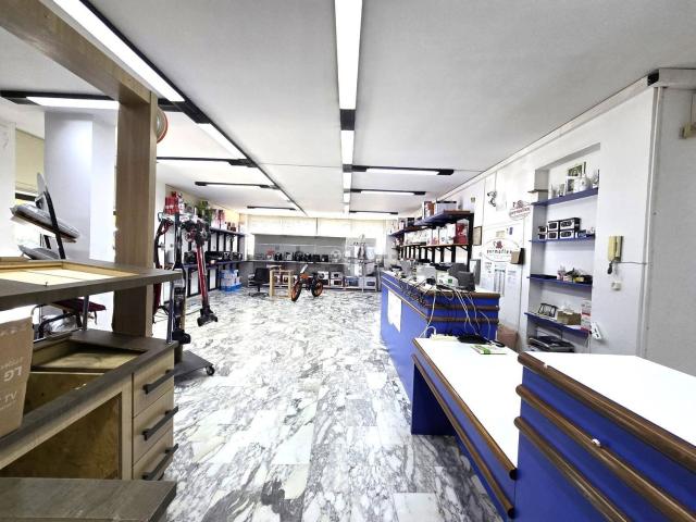 Locale Commerciale in affitto a Cigliano, Pozzuoli