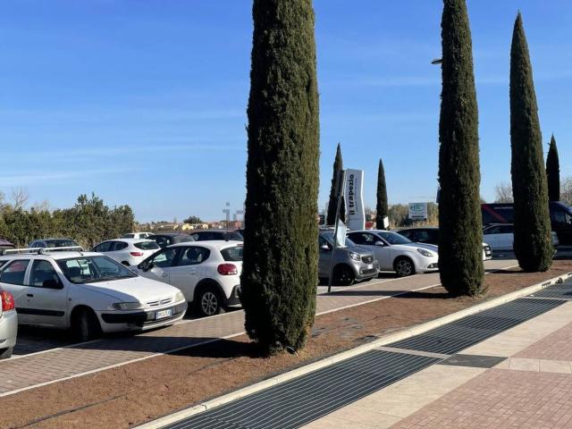 Locale Commerciale in affitto a Unione di comuni Valmarecchia, Santarcangelo Di