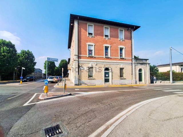 Locale Commerciale in affitto a Ghedi, Lombardia