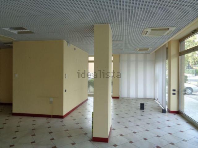 Locale Commerciale in affitto a Unione dei comuni del Distretto Ceramico, Fiorano Modenese