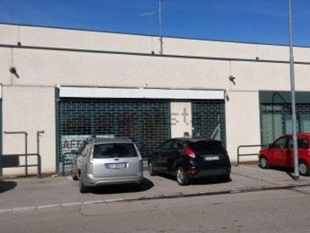 Locale Commerciale in affitto a Unione Terre di Pianura, Granarolo Dell'emilia